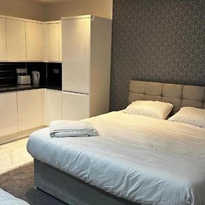 Oyo Cheetham Hill Guest House